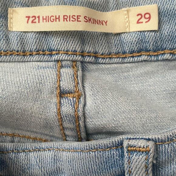 Levis 721 Woman's Size 29 Light Wash Distressed High Rise Skinny Jeans - Picture 3 of 7